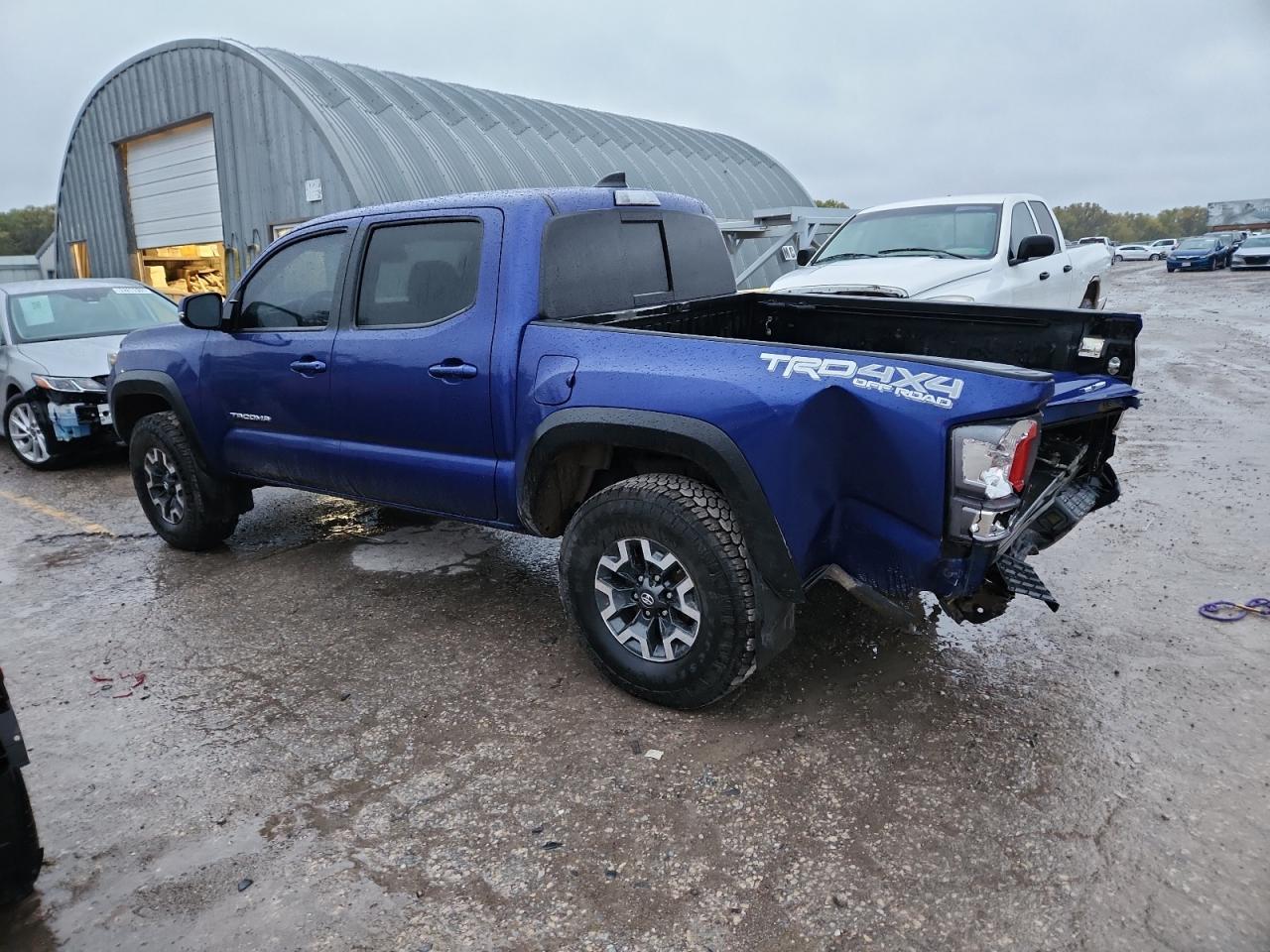 2022 Toyota Tacoma Trd Off-Road - Image 2