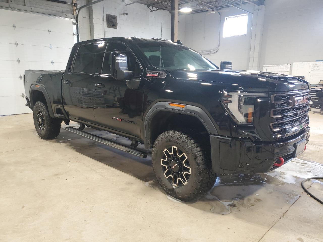 2025 GMC Sierra K2500 At4X - Image 4