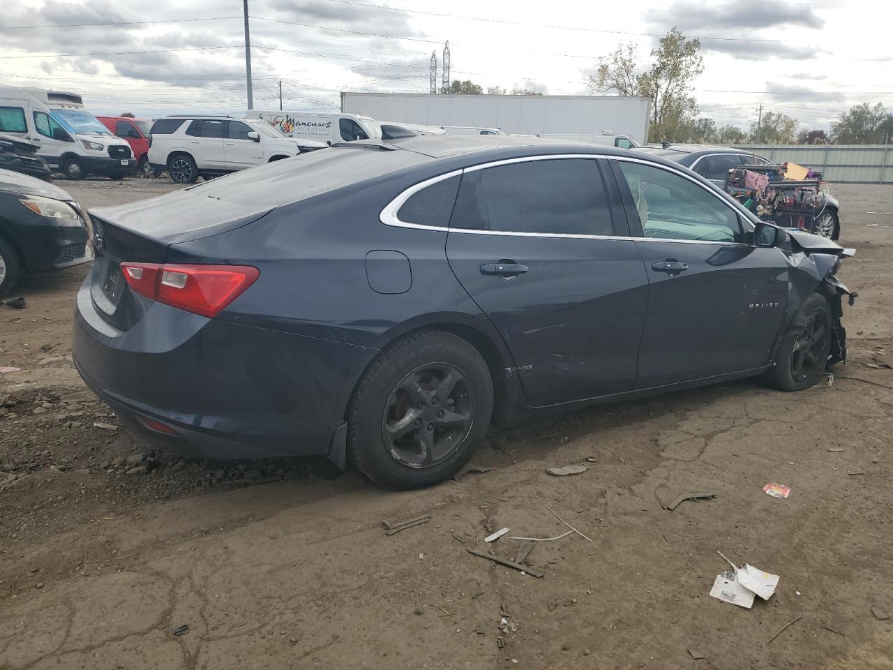 2017 Chevrolet Malibu Ls - Фото 3