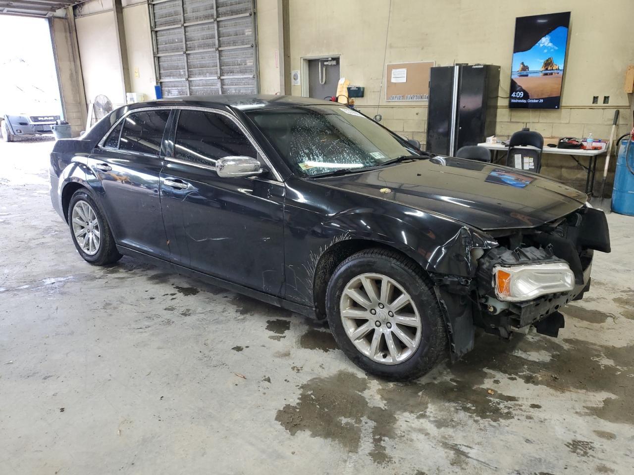 2012 Chrysler 300 Limited - Image 4