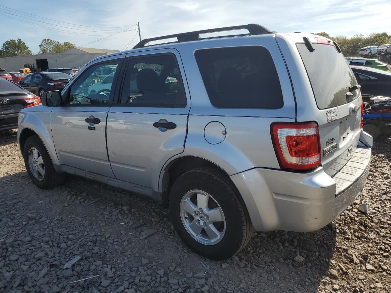 2011 Ford Escape Xlt - Фото 2