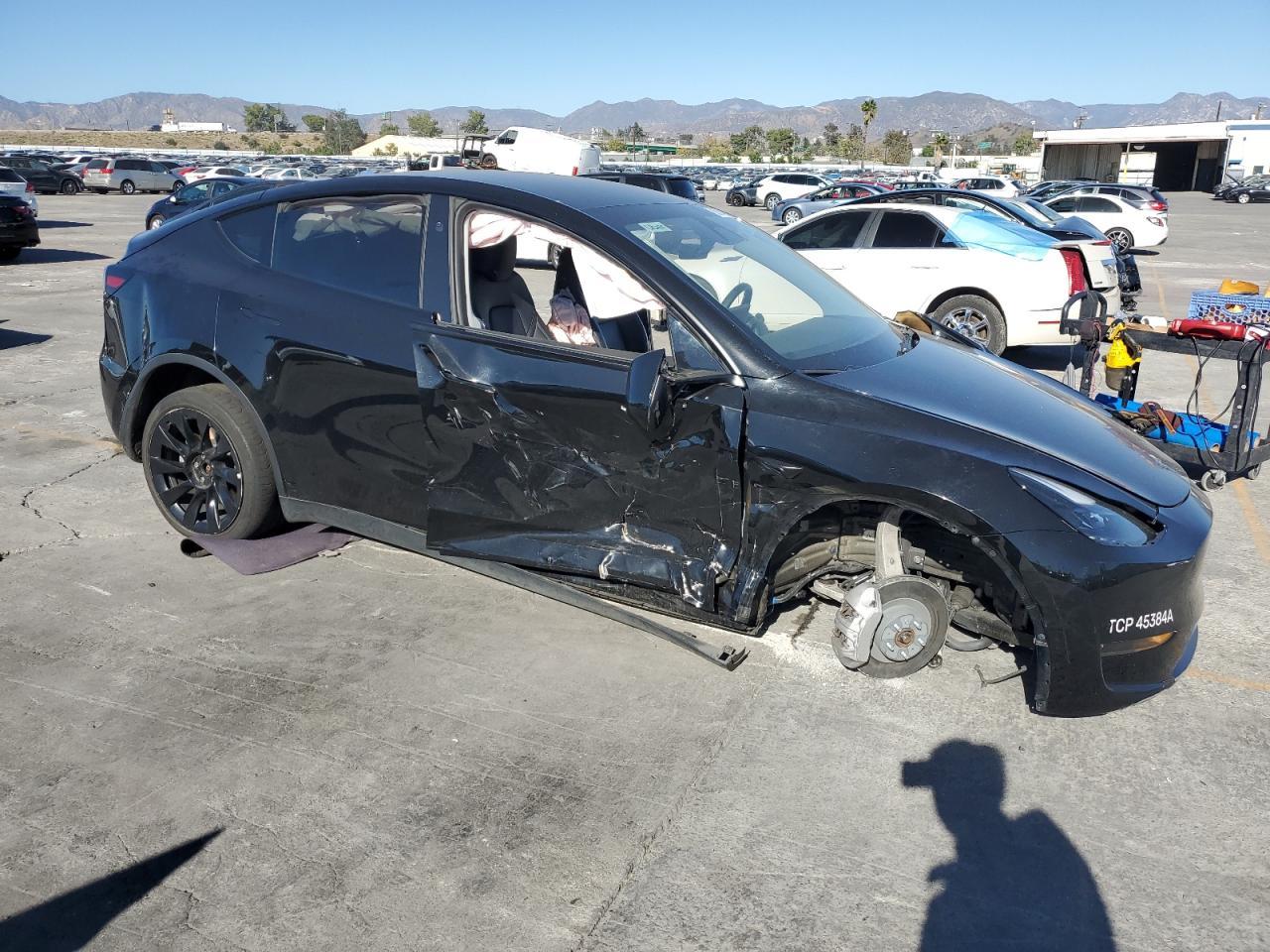 2024 Tesla Y - Фото 4