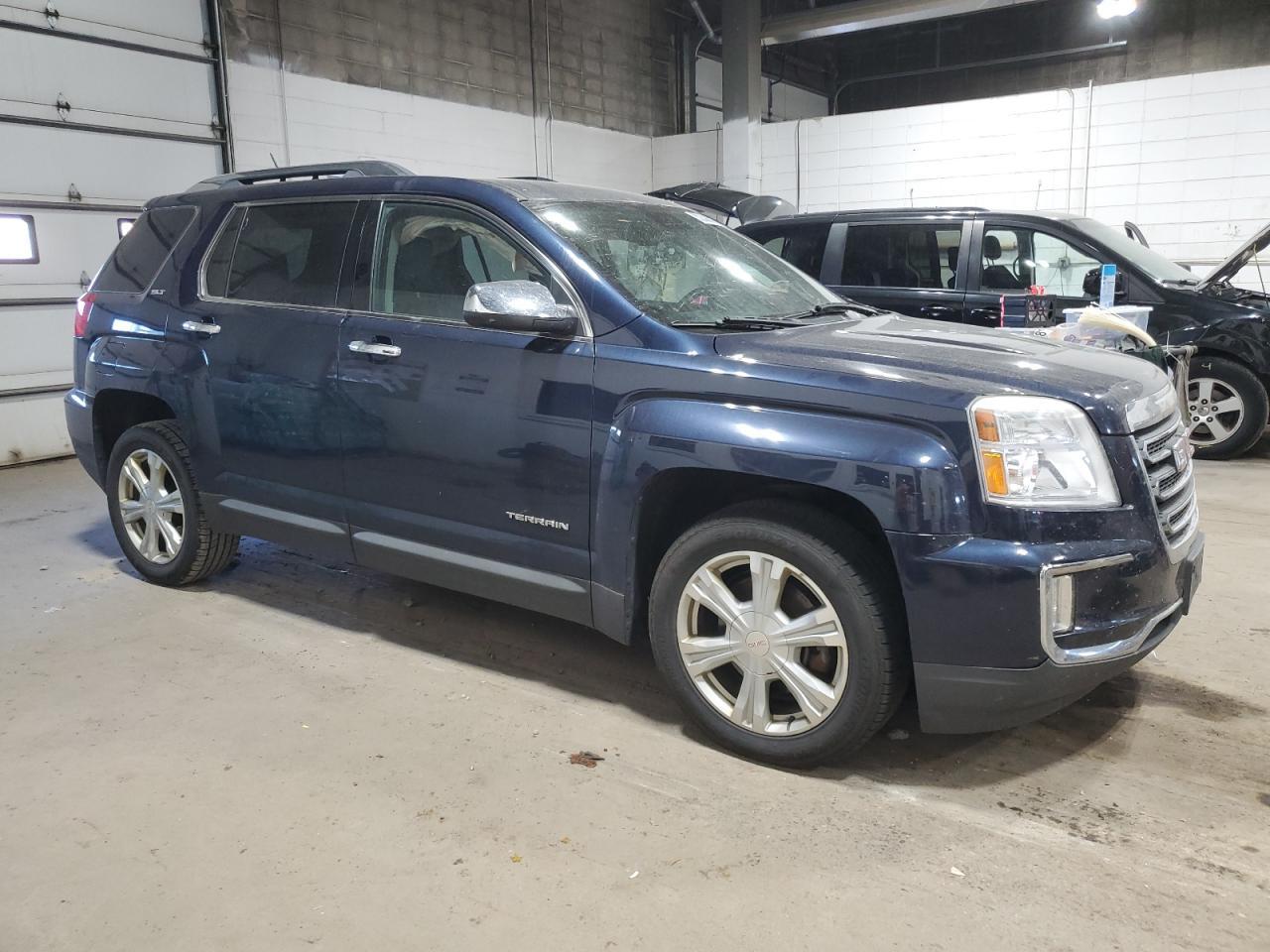 2017 GMC Terrain Slt - Image 4