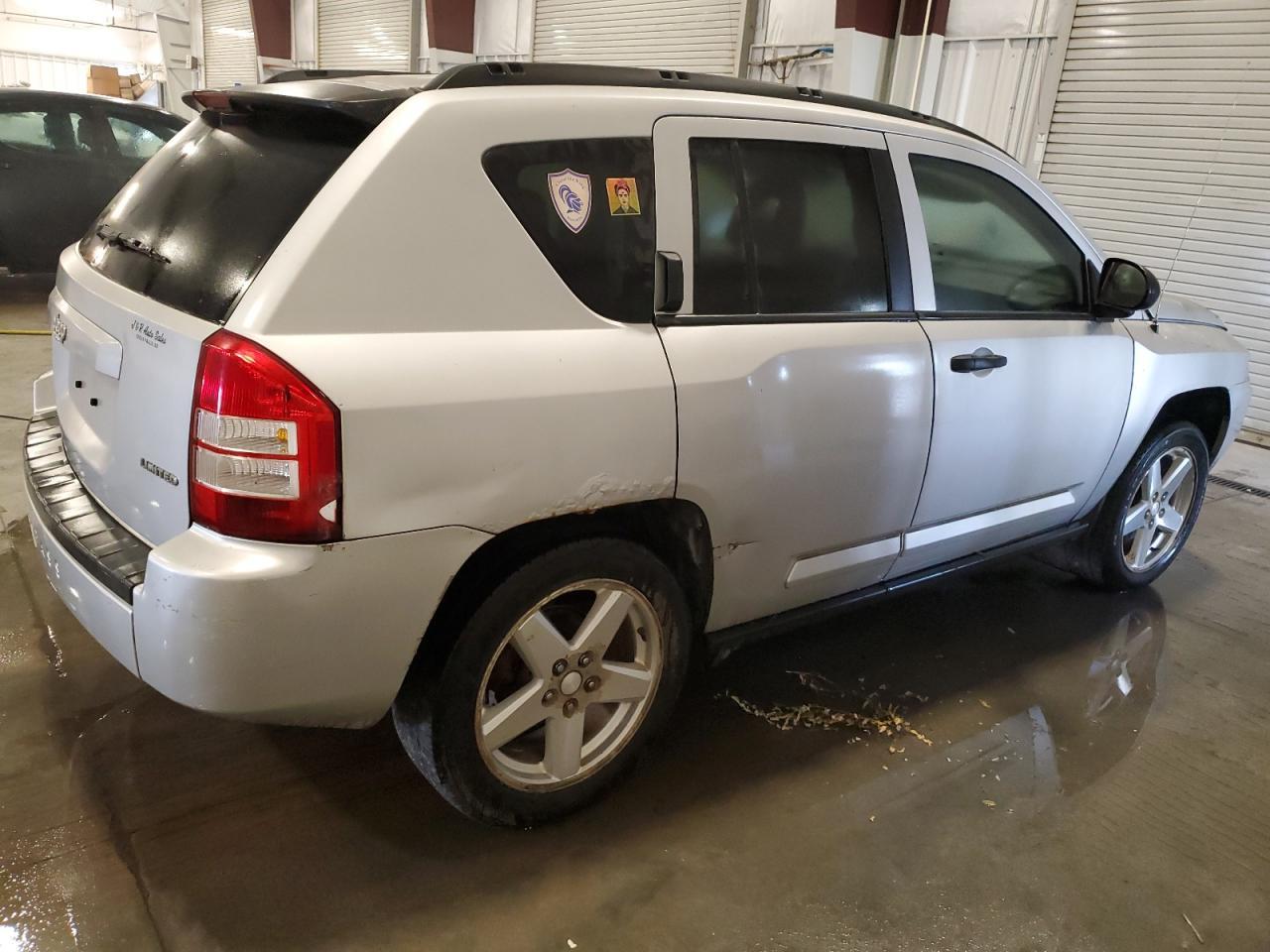 2007 Jeep Compass Limited - Image 3