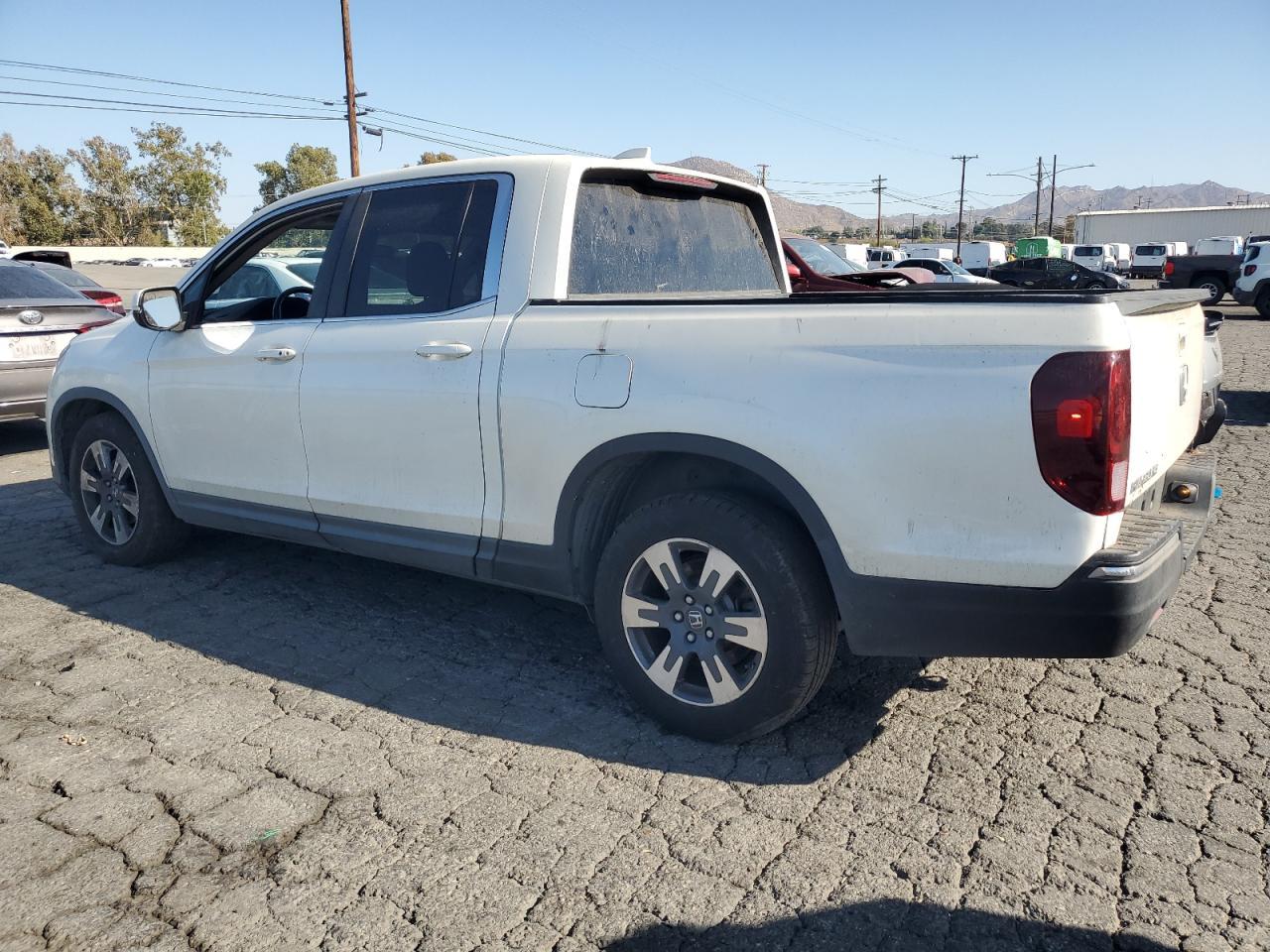 2017 Honda Ridgeline Rtl - Image 2