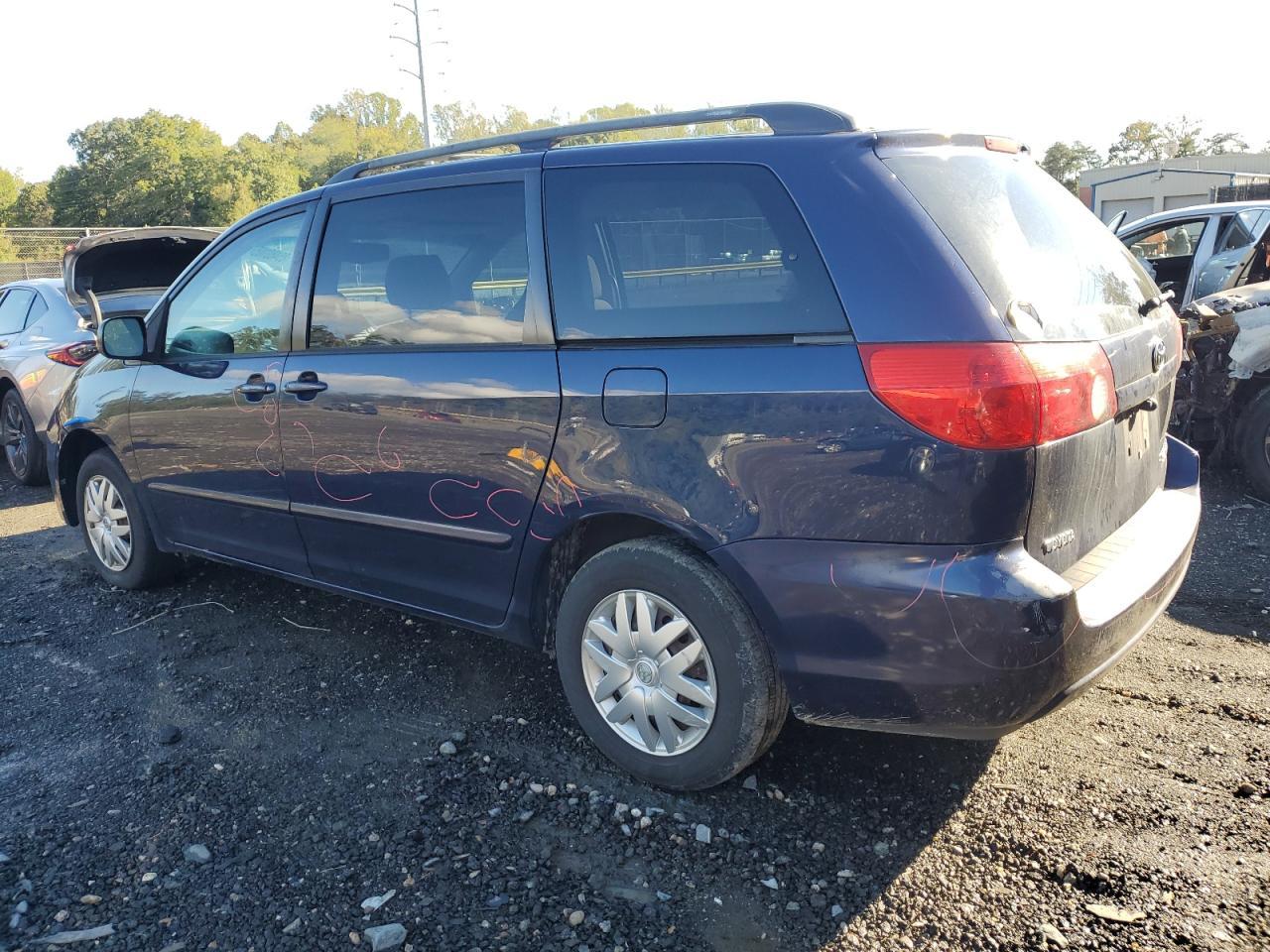 2006 Toyota Sienna Ce - Image 2