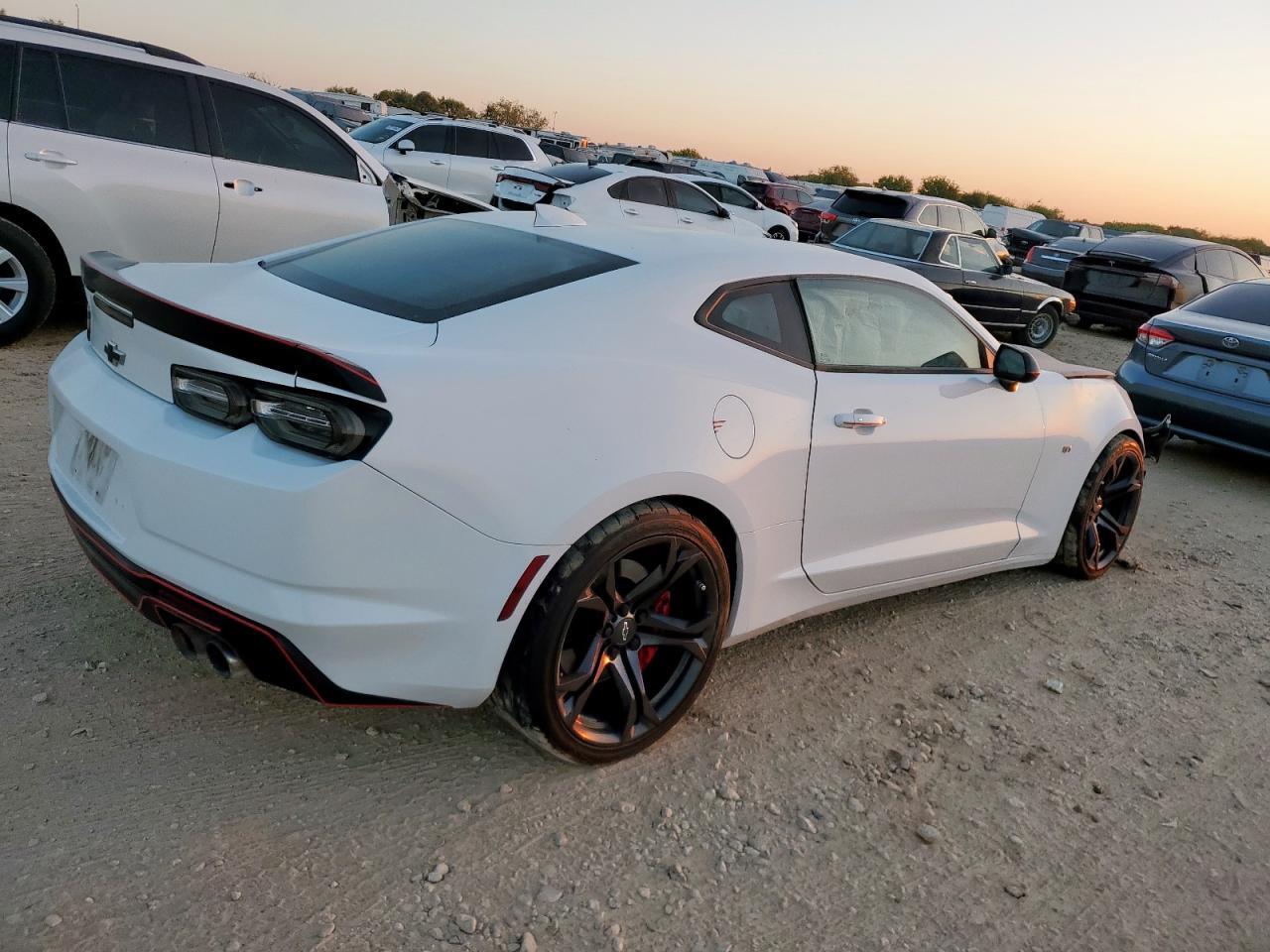 2021 Chevrolet Camaro Lz - Фото 3