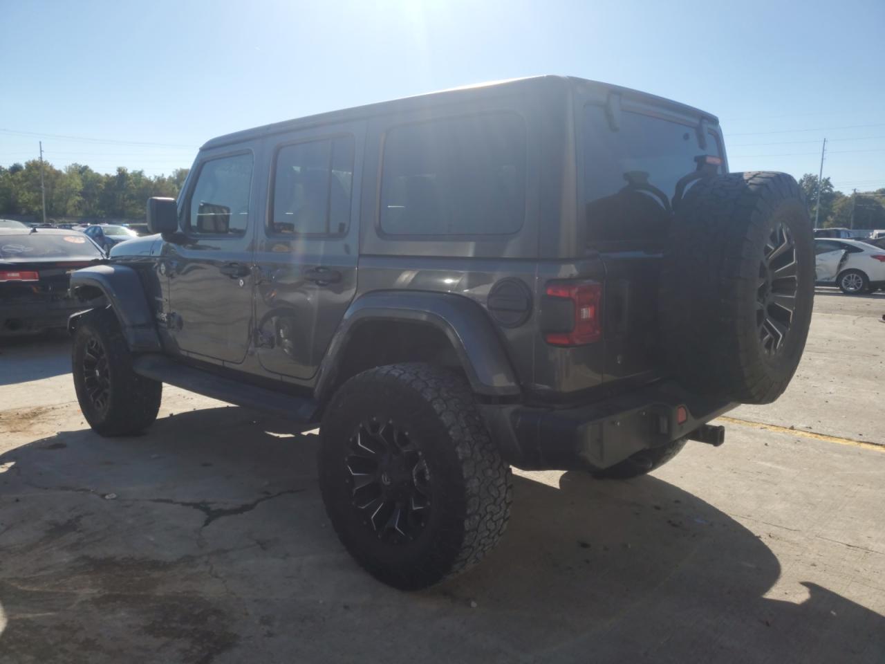 2018 Jeep Wrangler Unlimited Sahara - Фото 2