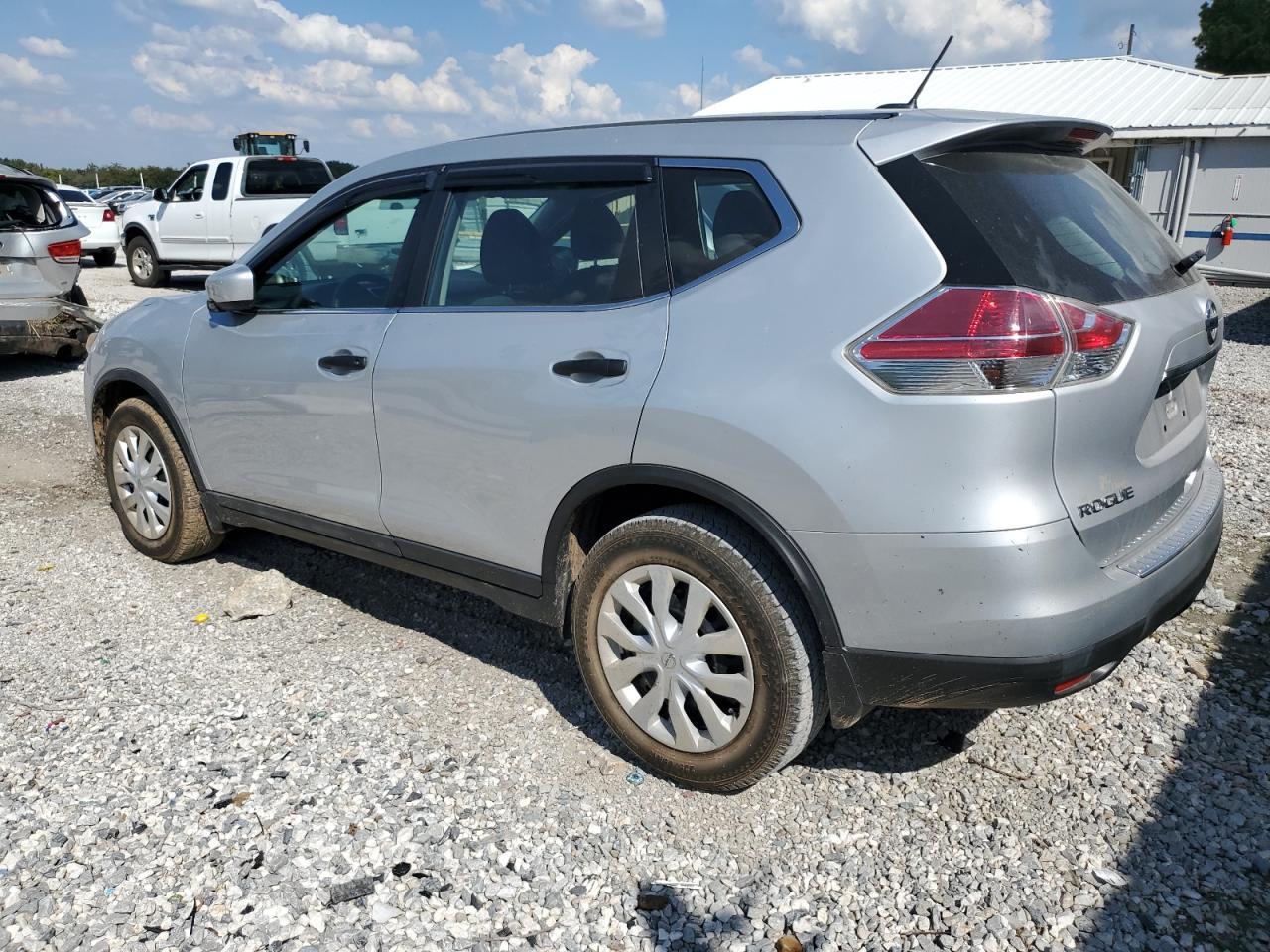 2016 Nissan Rogue S - Фото 2