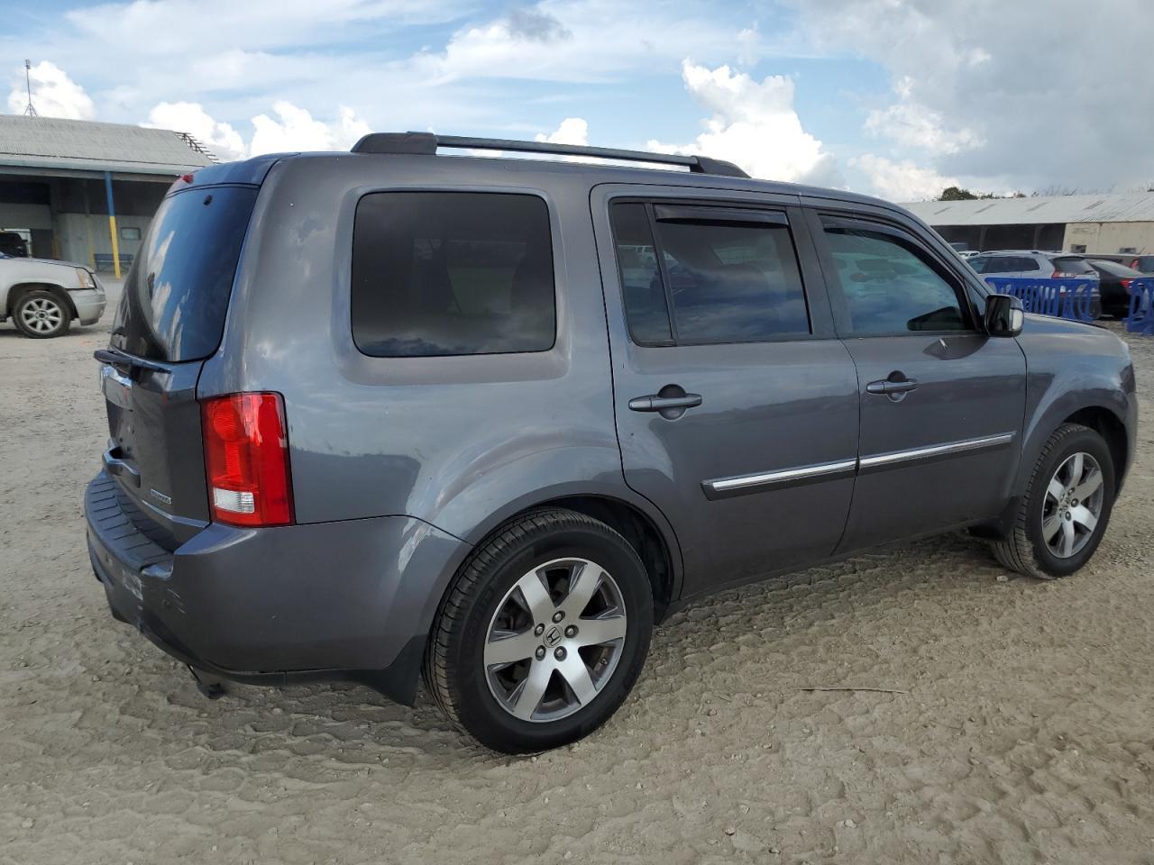 2014 Honda Pilot Touring - Image 3