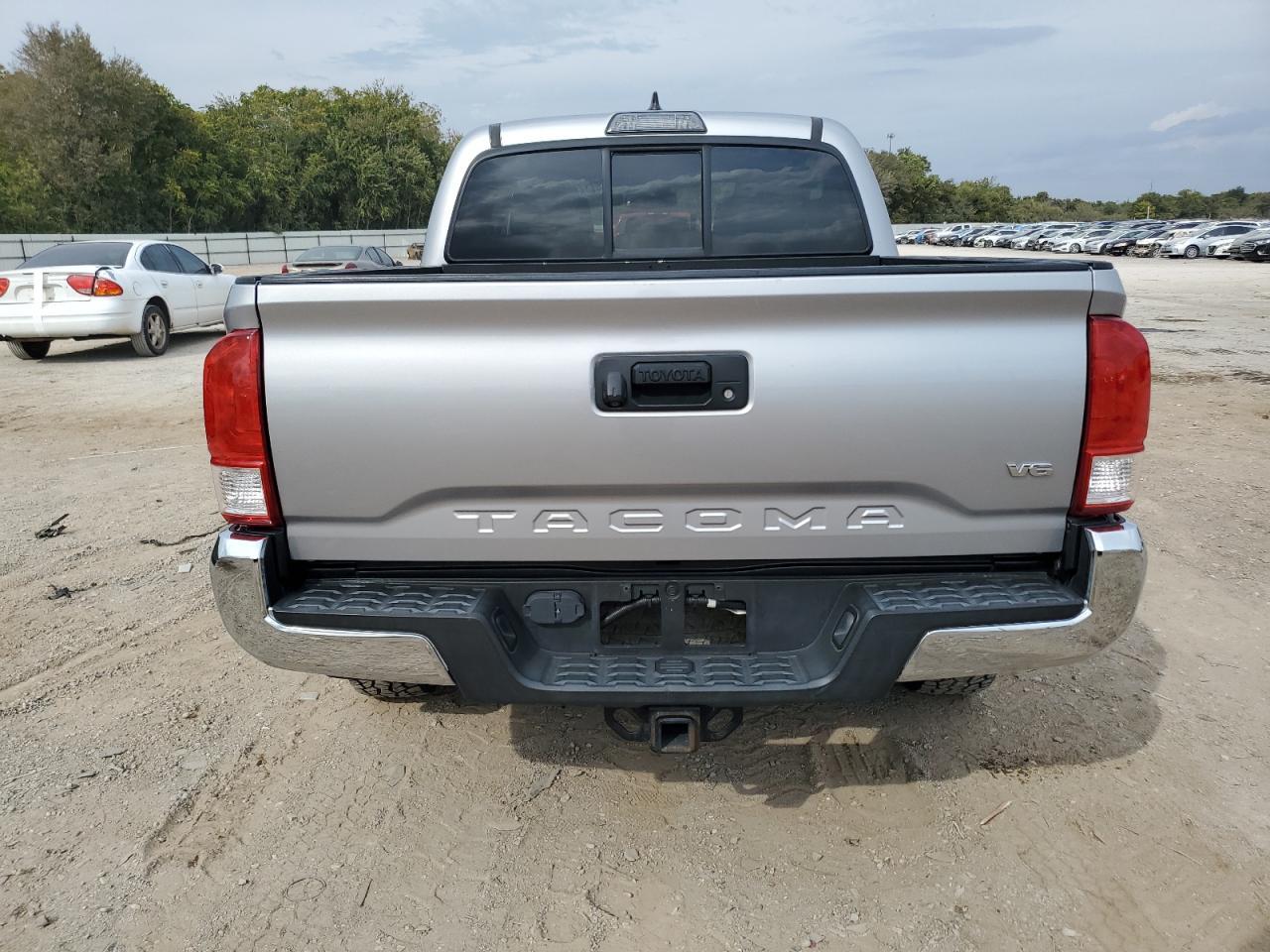 2017 Toyota Tacoma Double Cab - Image 6