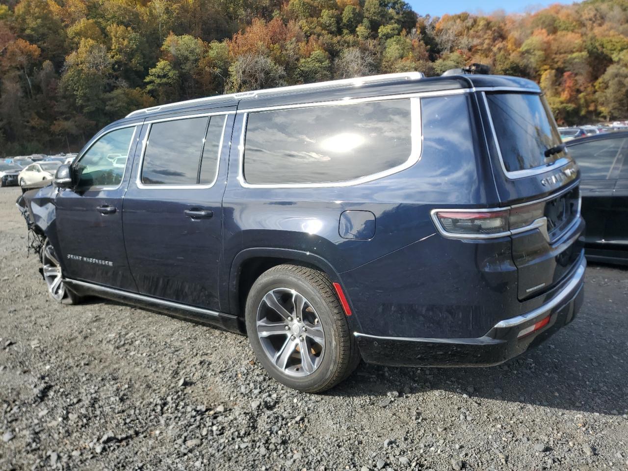 2023 Jeep Grand Wagoneer L Series I - Фото 2