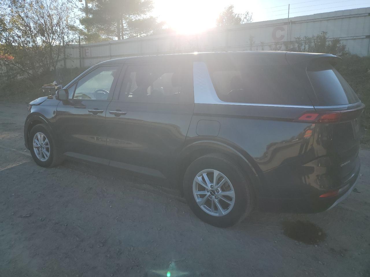 2024 Kia Carnival Lx - Фото 2
