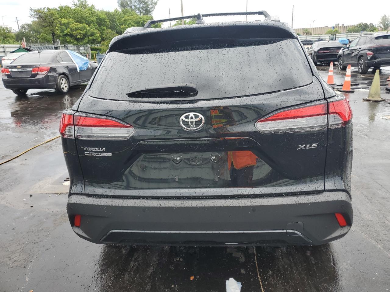 2025 Toyota Corolla Cross Xle - Фото 6