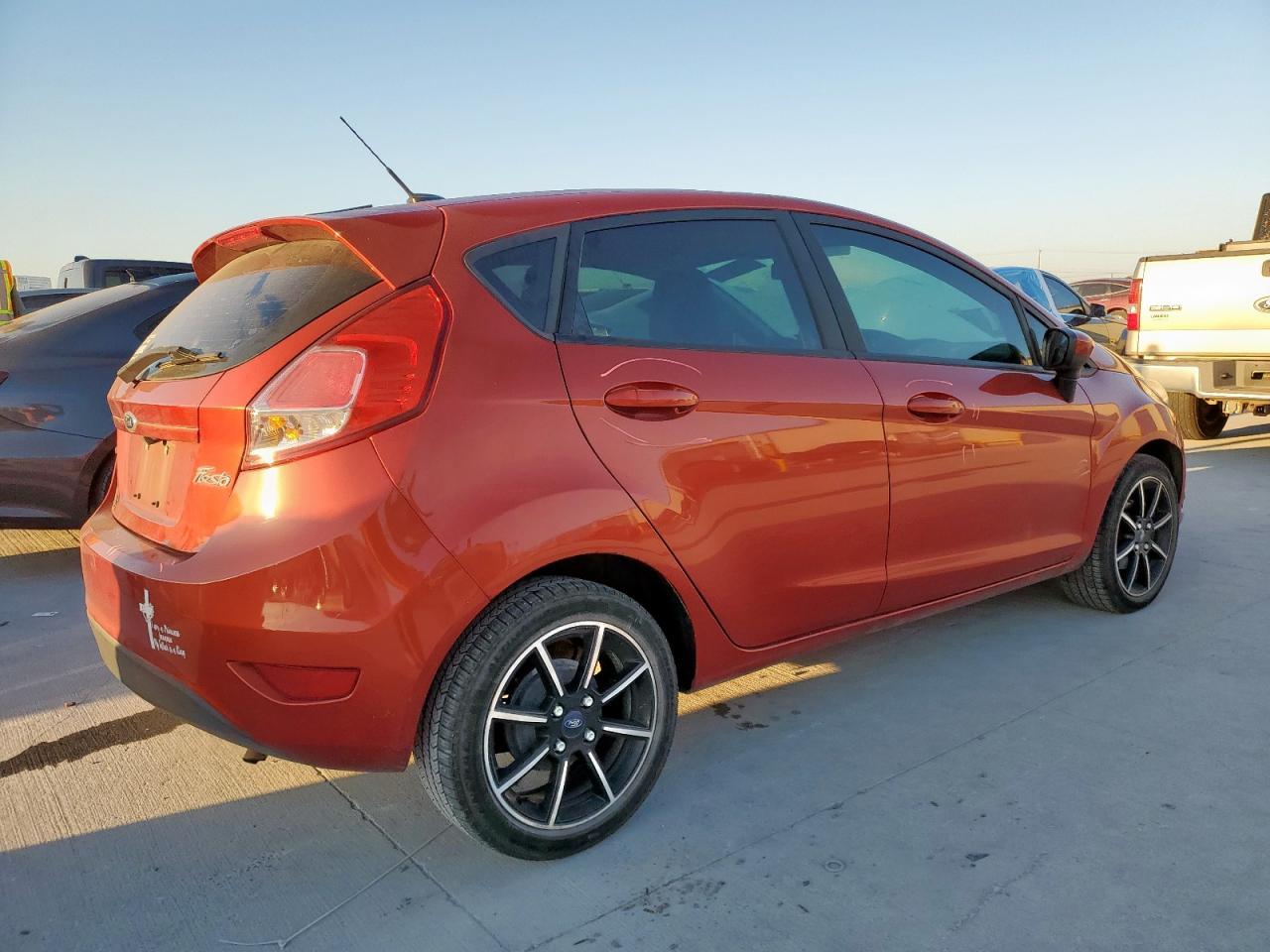 2018 Ford Fiesta Se - Фото 3