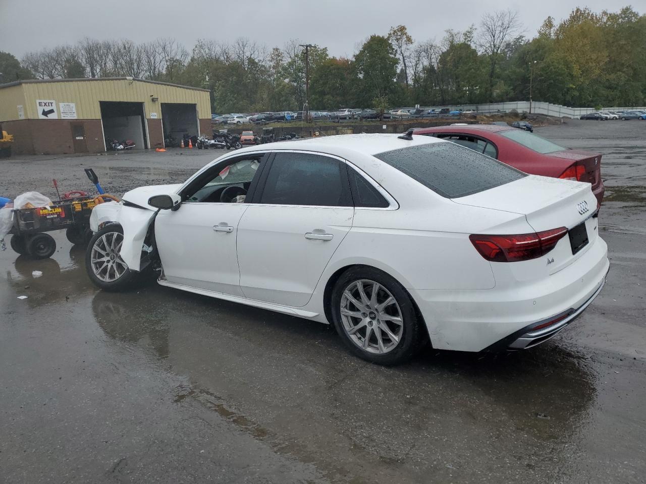 2022 Audi A4 Premium 40 - Фото 2