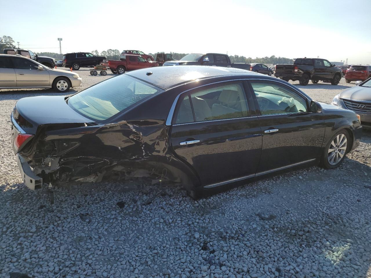 2011 Toyota Avalon Base - Фото 3