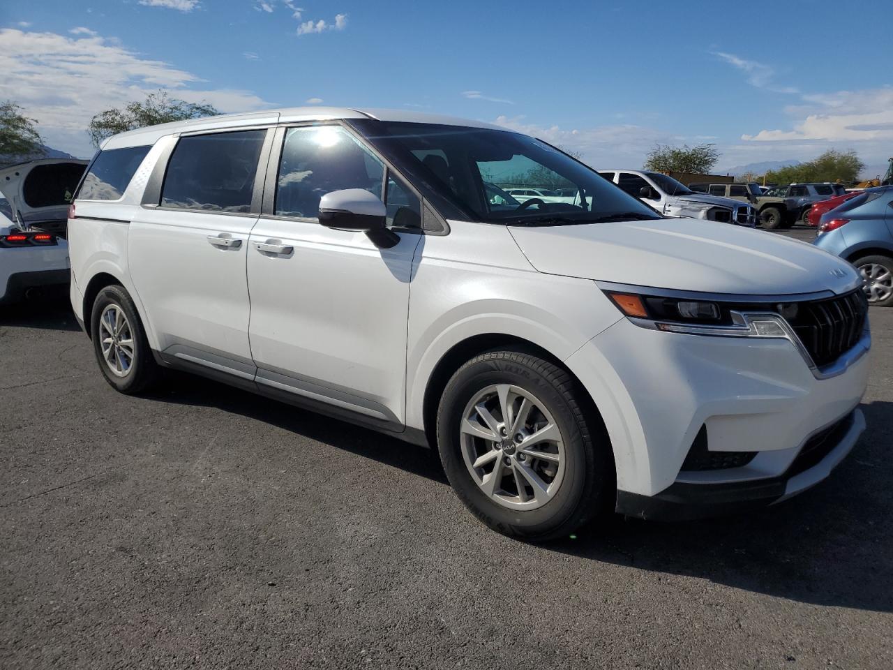 2022 Kia Carnival Lx - Image 4