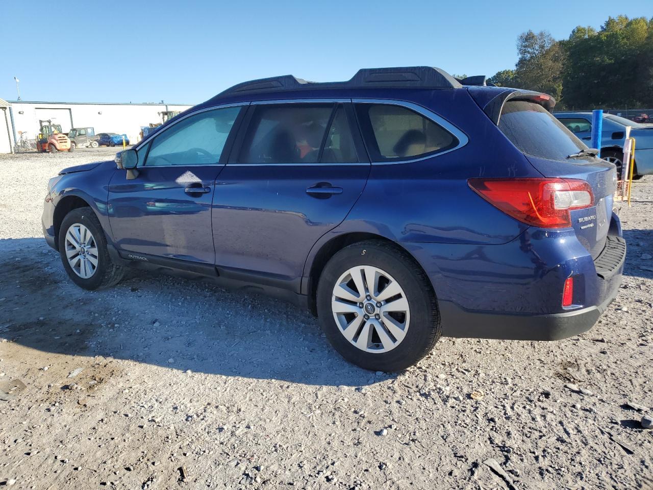 2017 Subaru Outback 2.5I Premium - Фото 2