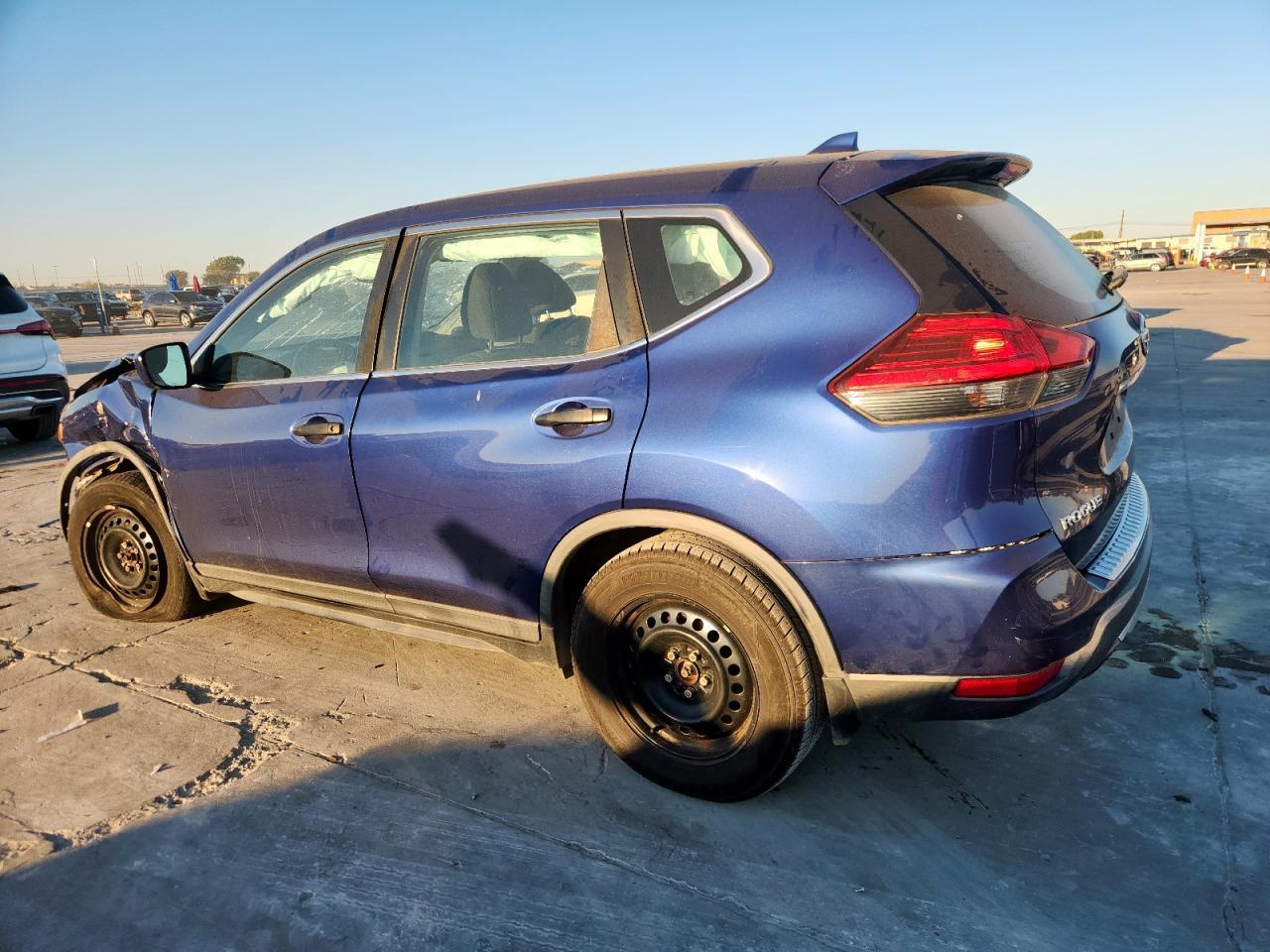 2017 Nissan Rogue S - Фото 2