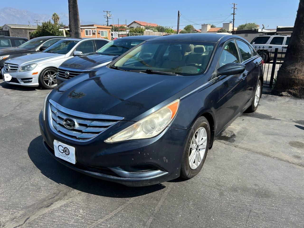 2012 Hyundai Sonata Gls - Image 2