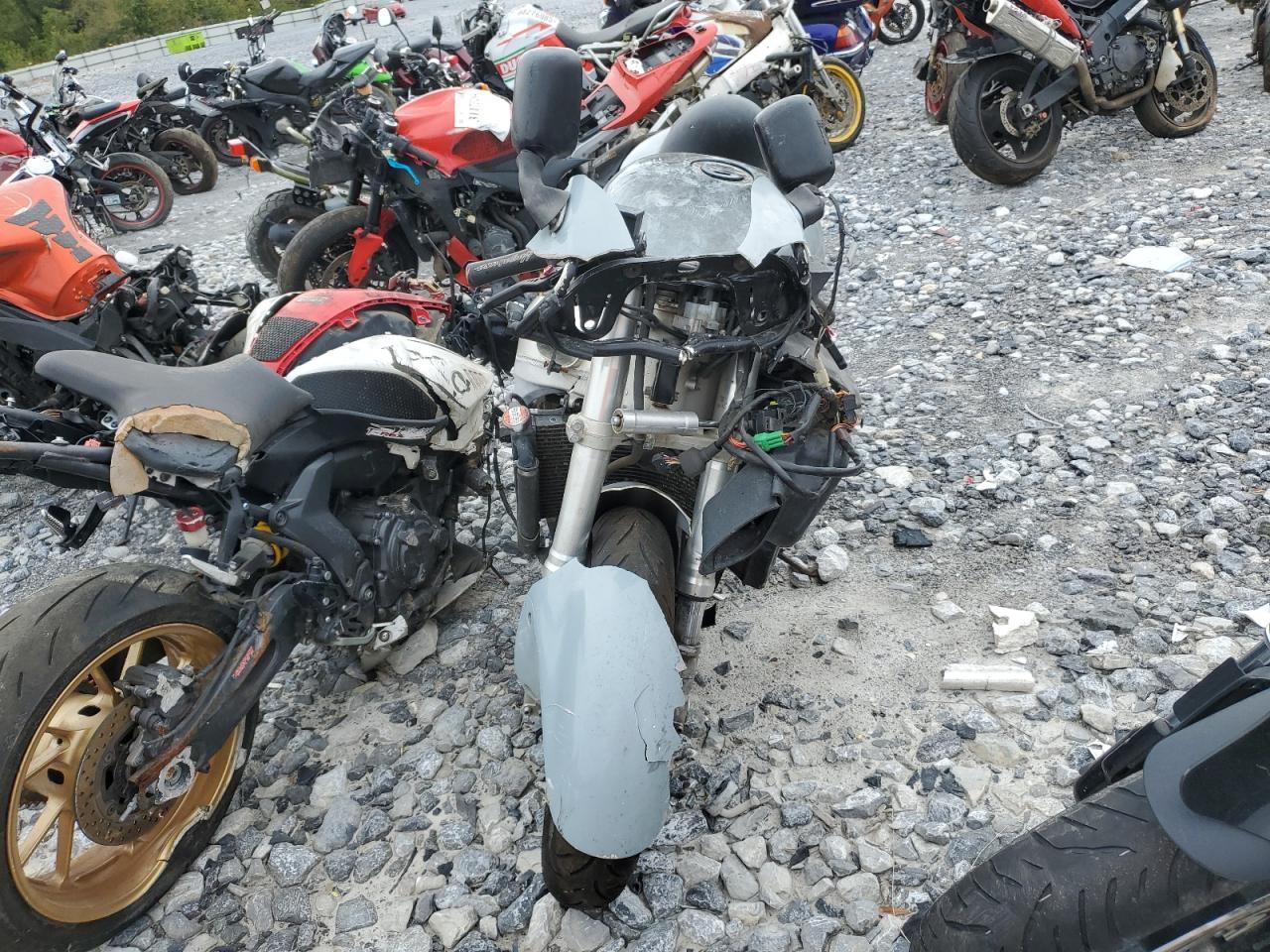 1999 Suzuki Gsx1300 R - Фото 2