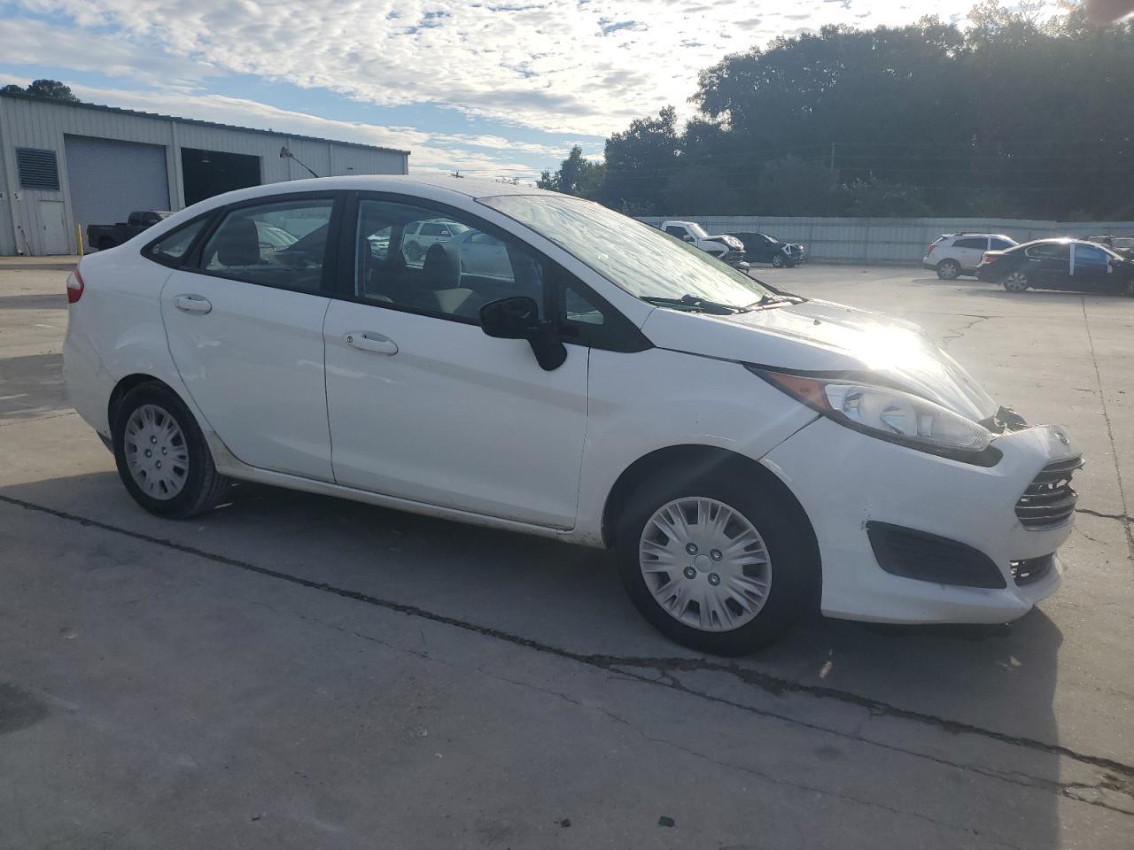 2014 Ford Fiesta S - Фото 4