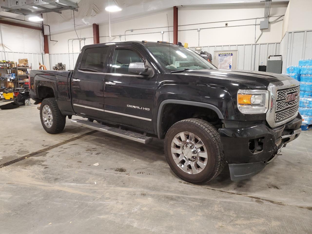 2018 GMC Sierra K2500 Denali - Image 4
