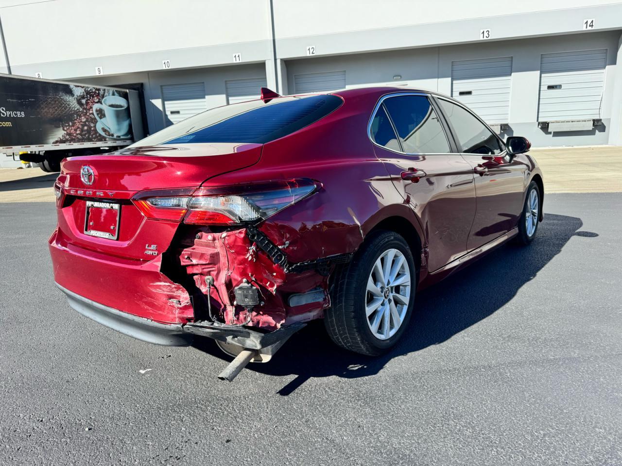 2022 Toyota Camry Le - Фото 4