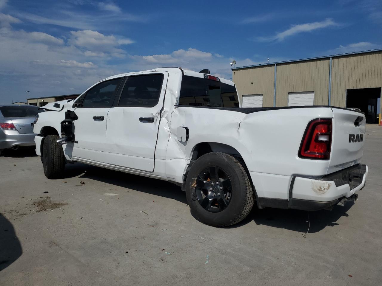 2025 Ram 1500 Tradesman - Фото 2