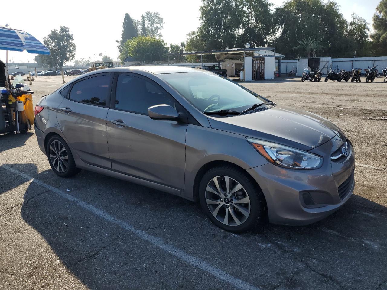 2017 Hyundai Accent Se - Фото 4