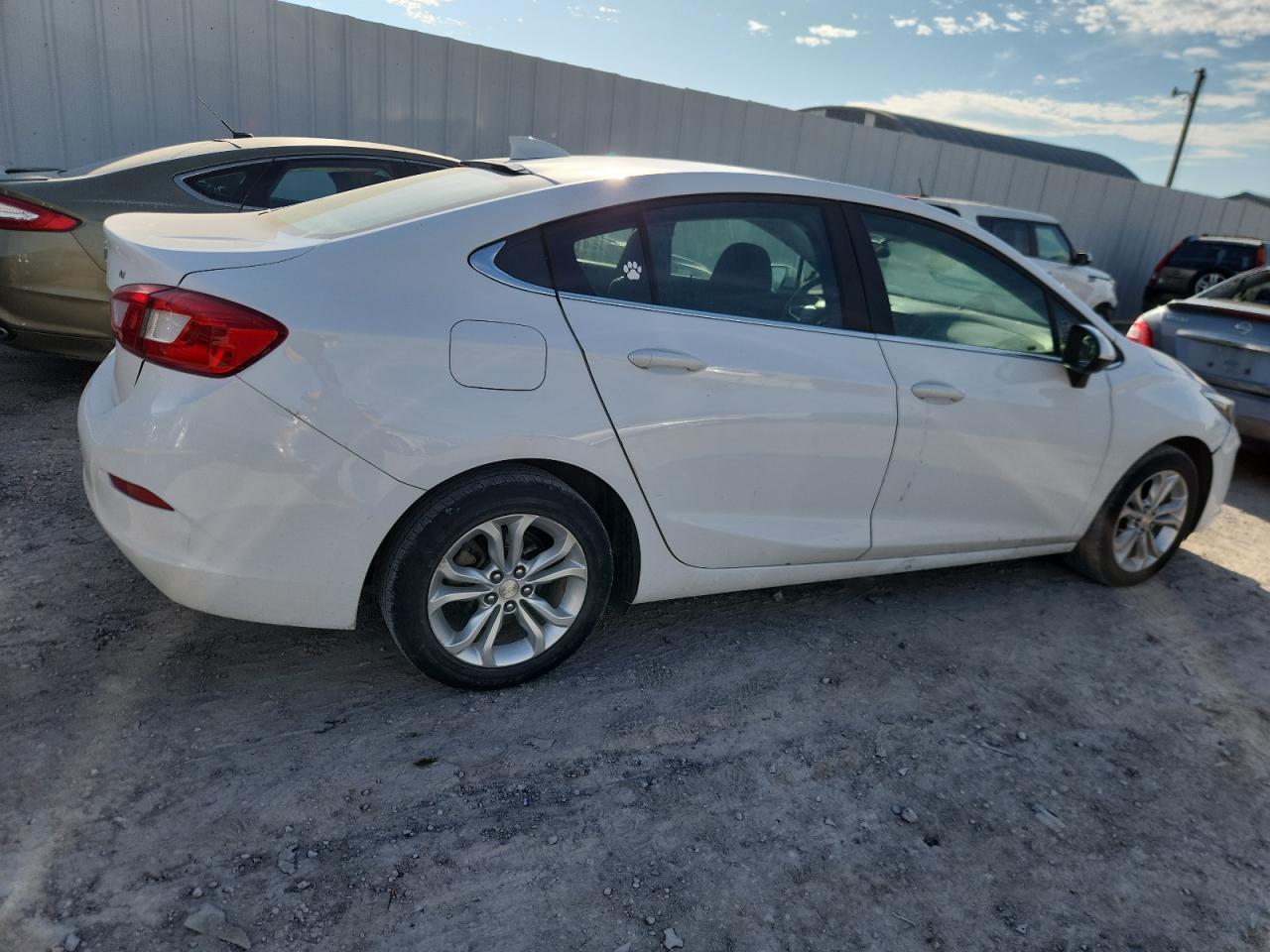 2019 Chevrolet Cruze Lt - Image 3