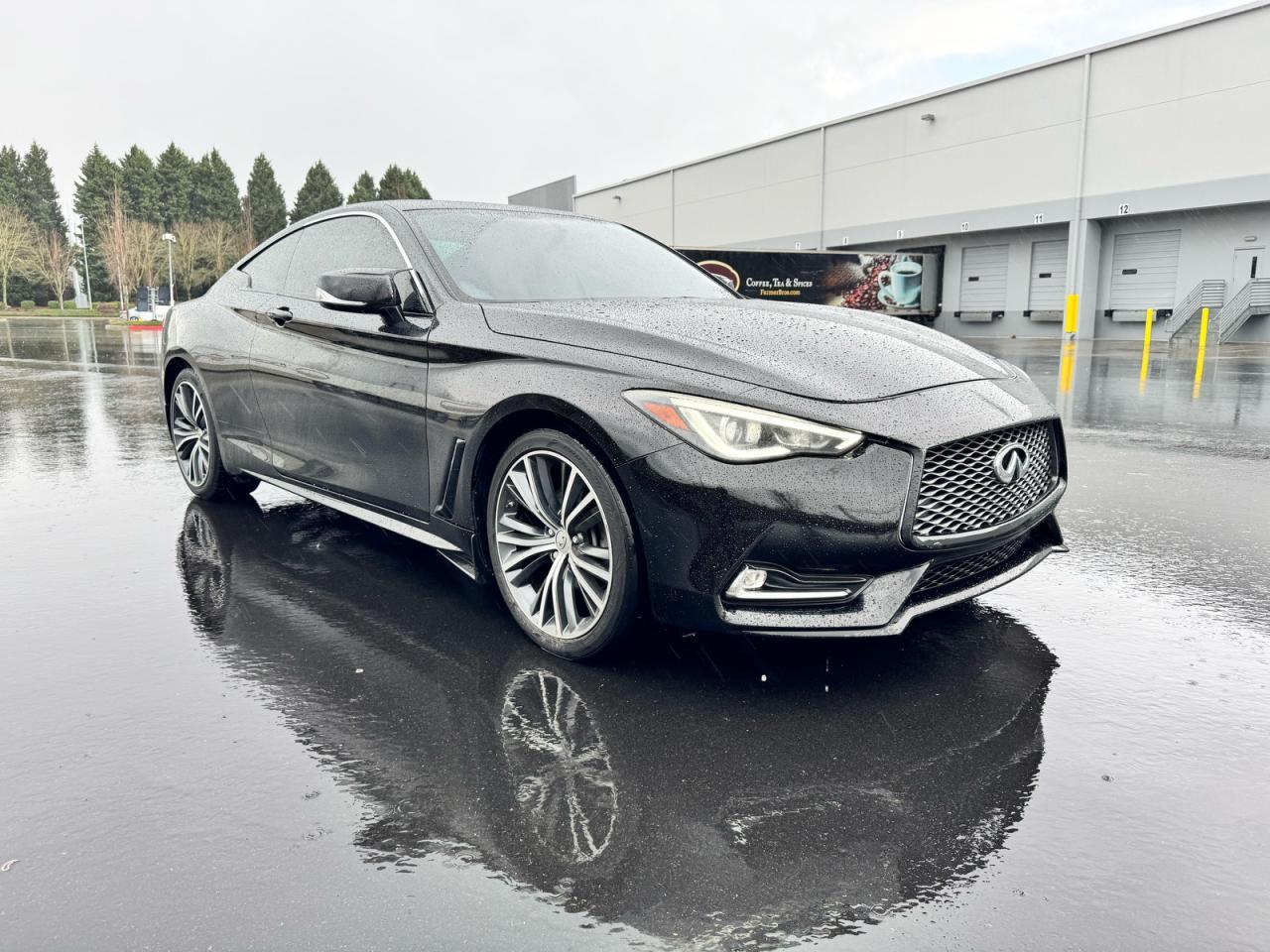 2018 Infiniti Q60 Luxe 300