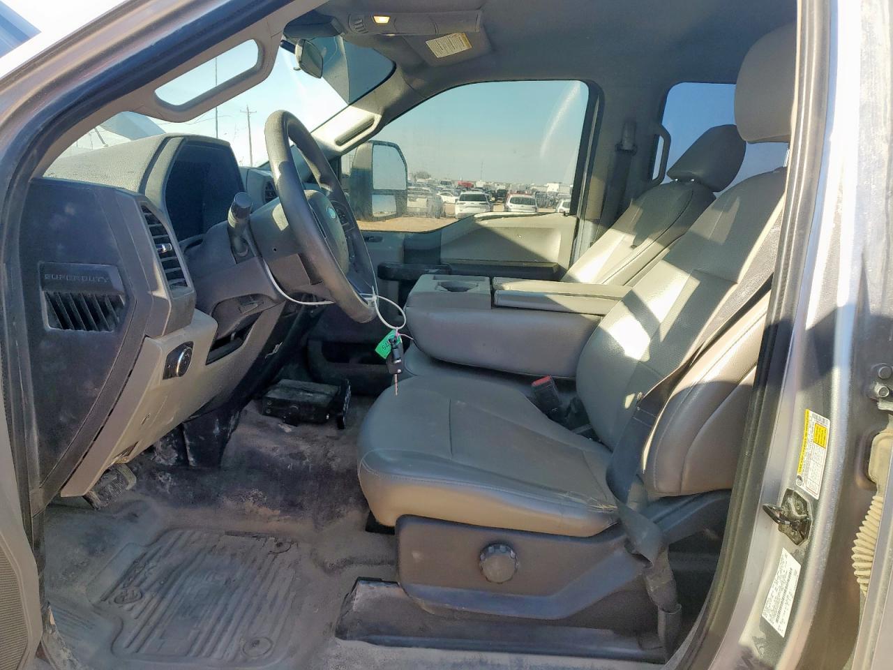 2022 Ford F250 Super Duty - Фото 7