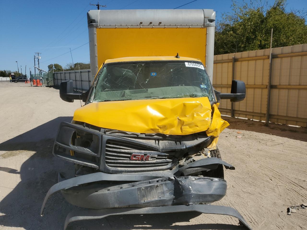 2017 GMC Savana Box Truck - Фото 5