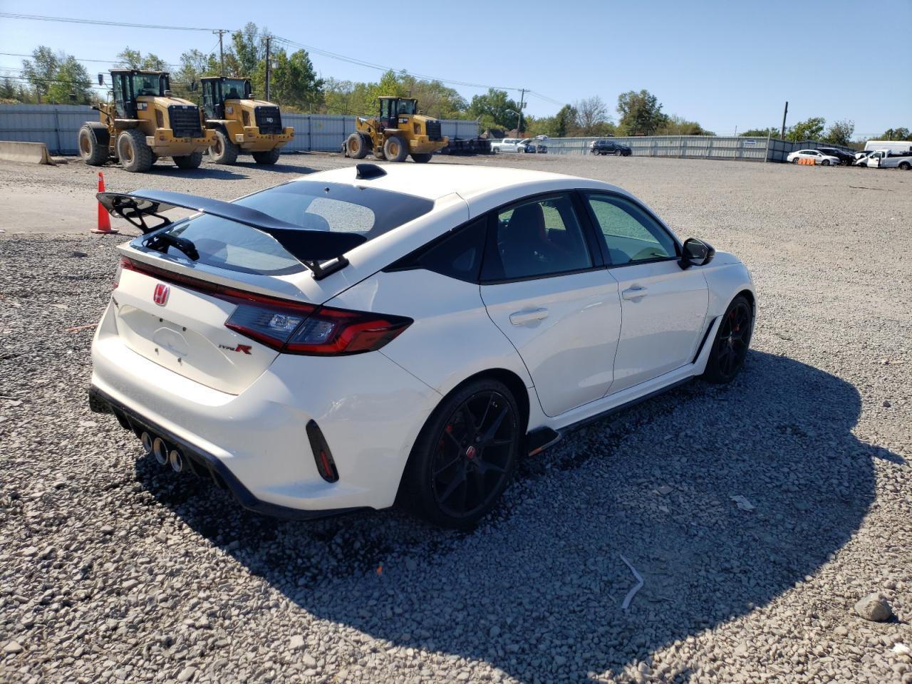 2023 Honda Civic Type-R - Image 3