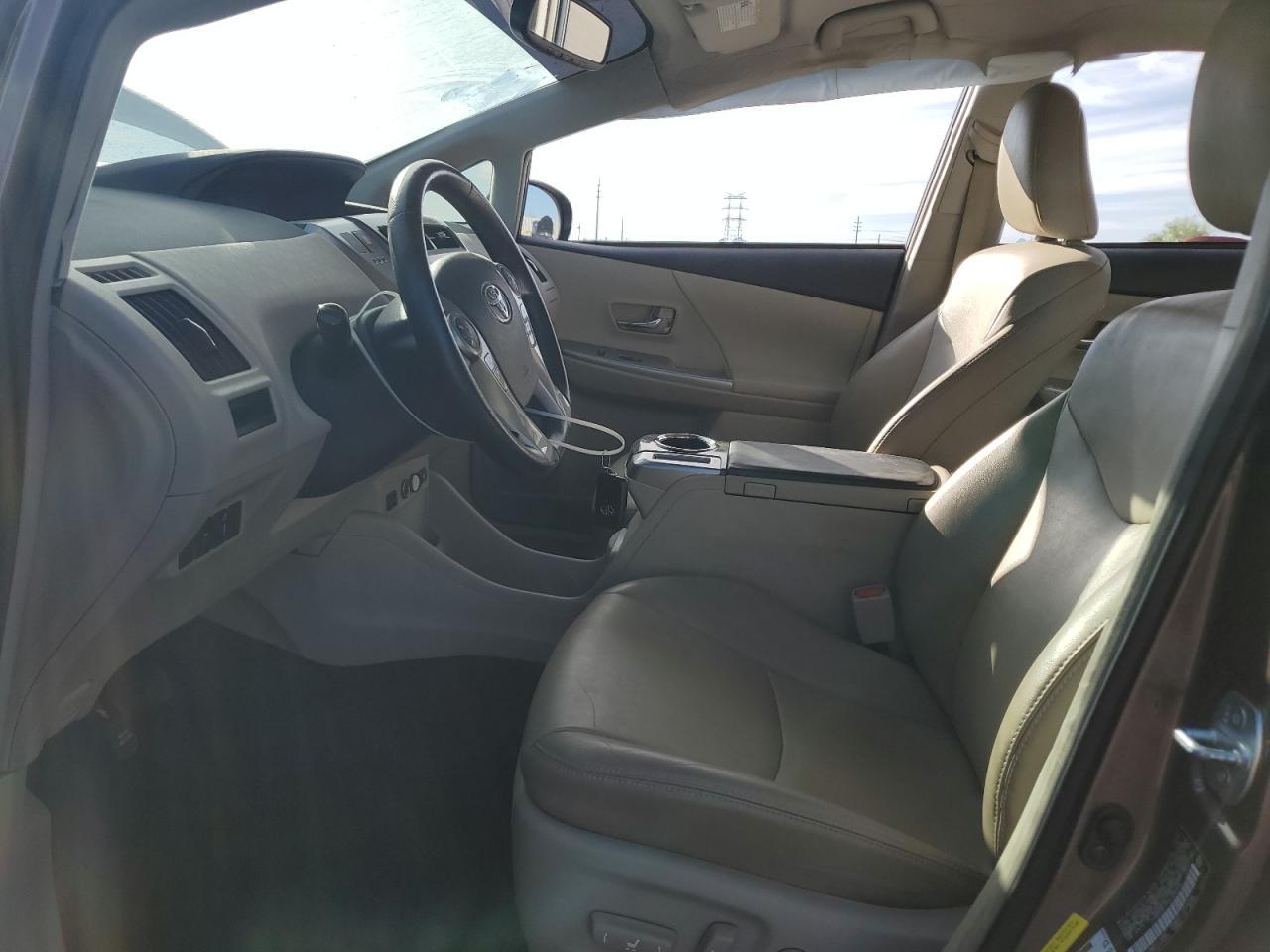 2016 Toyota Prius V - Image 7