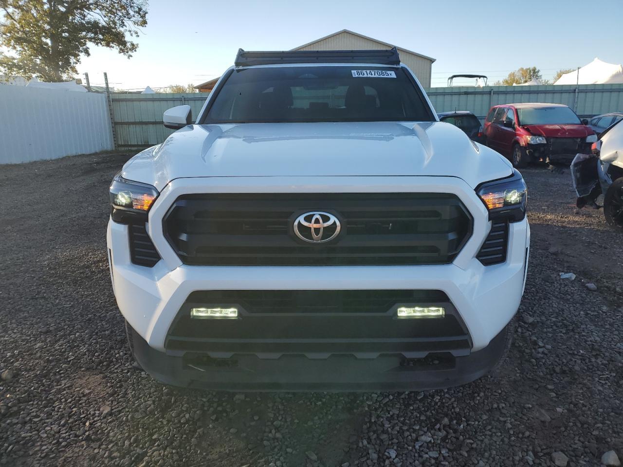 2024 Toyota Tacoma Double Cab - Image 5
