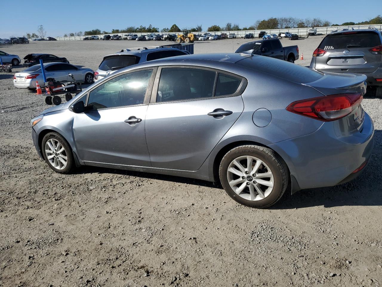 2017 Kia Forte Lx - Image 2