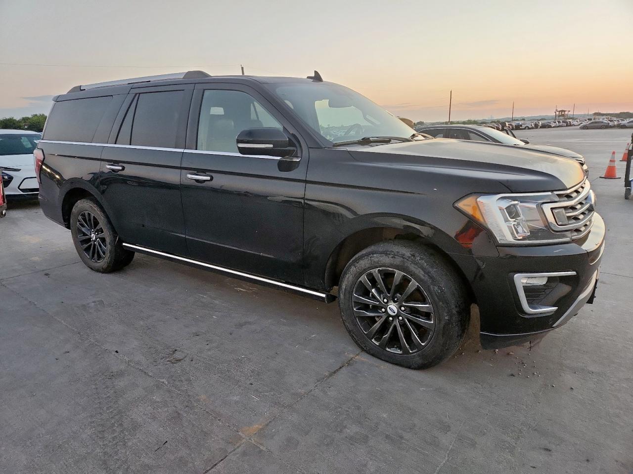 2019 Ford Expedition Max Limited - Image 4