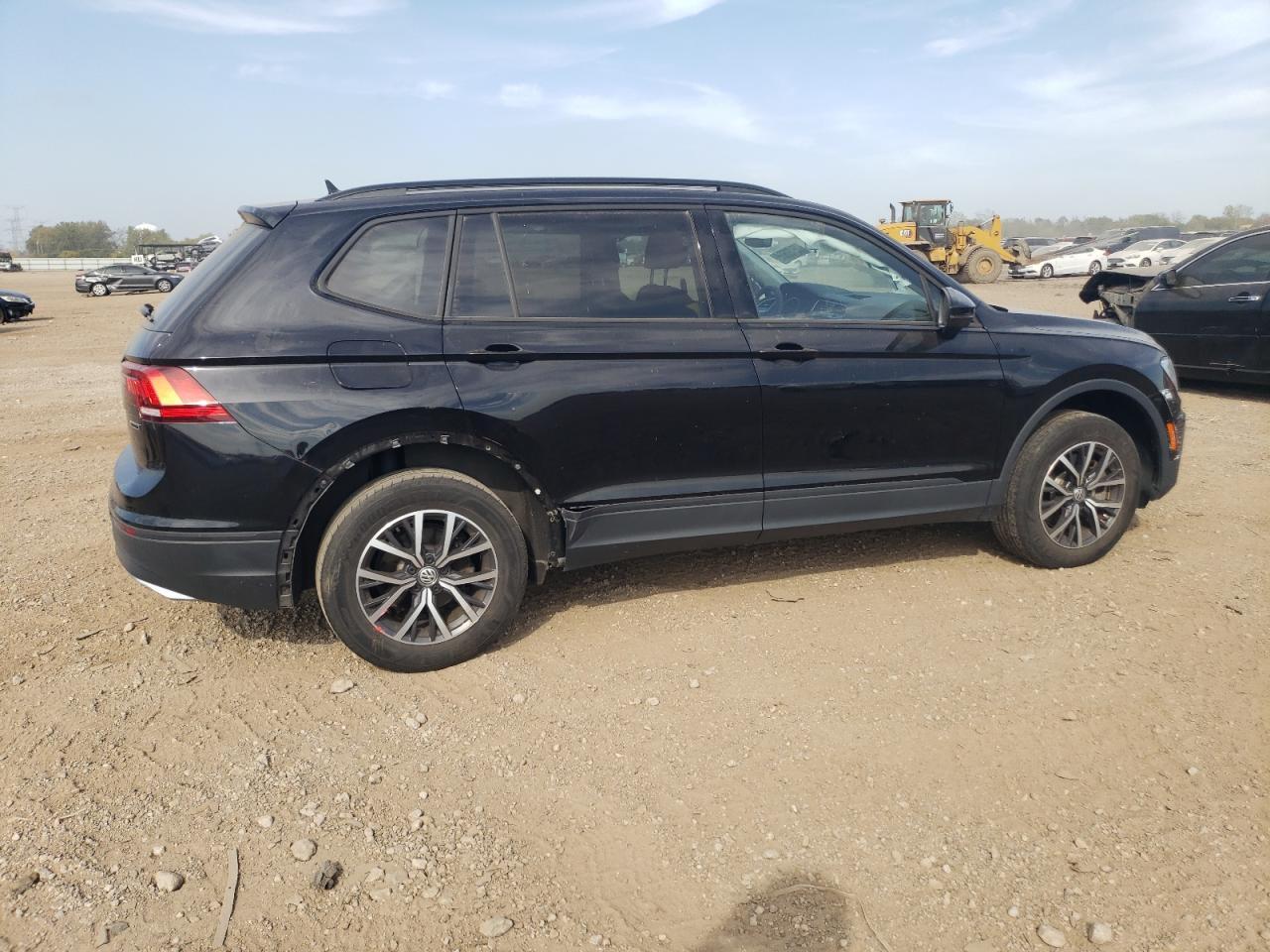 2021 Volkswagen Tiguan S - Фото 3