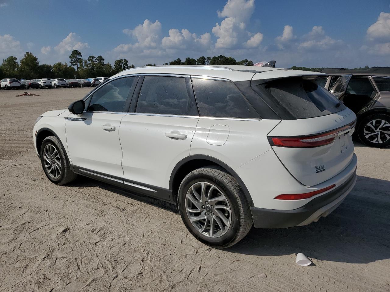 2022 Lincoln Corsair - Фото 2