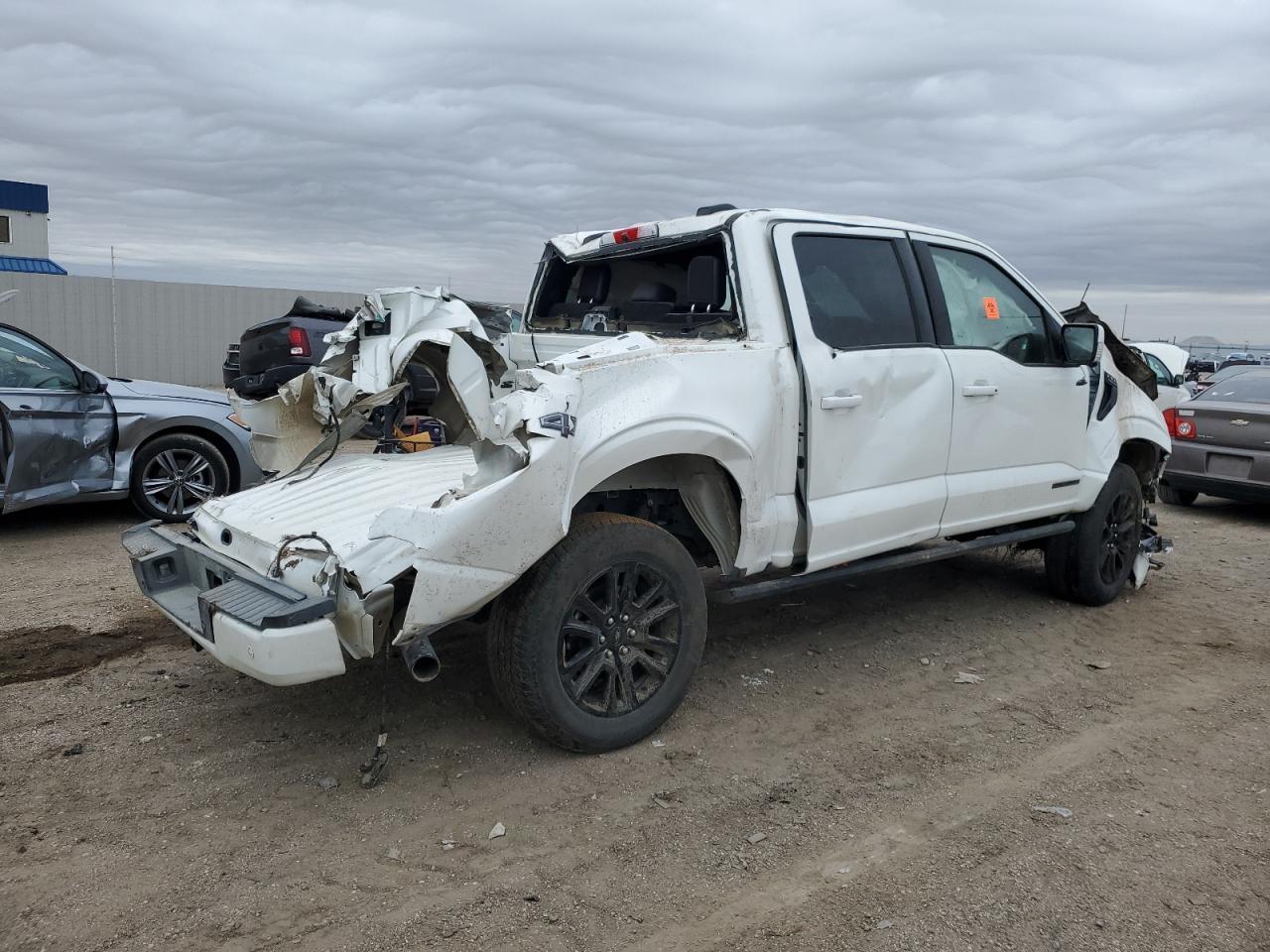 2025 Ford F150 Platinum - Фото 3