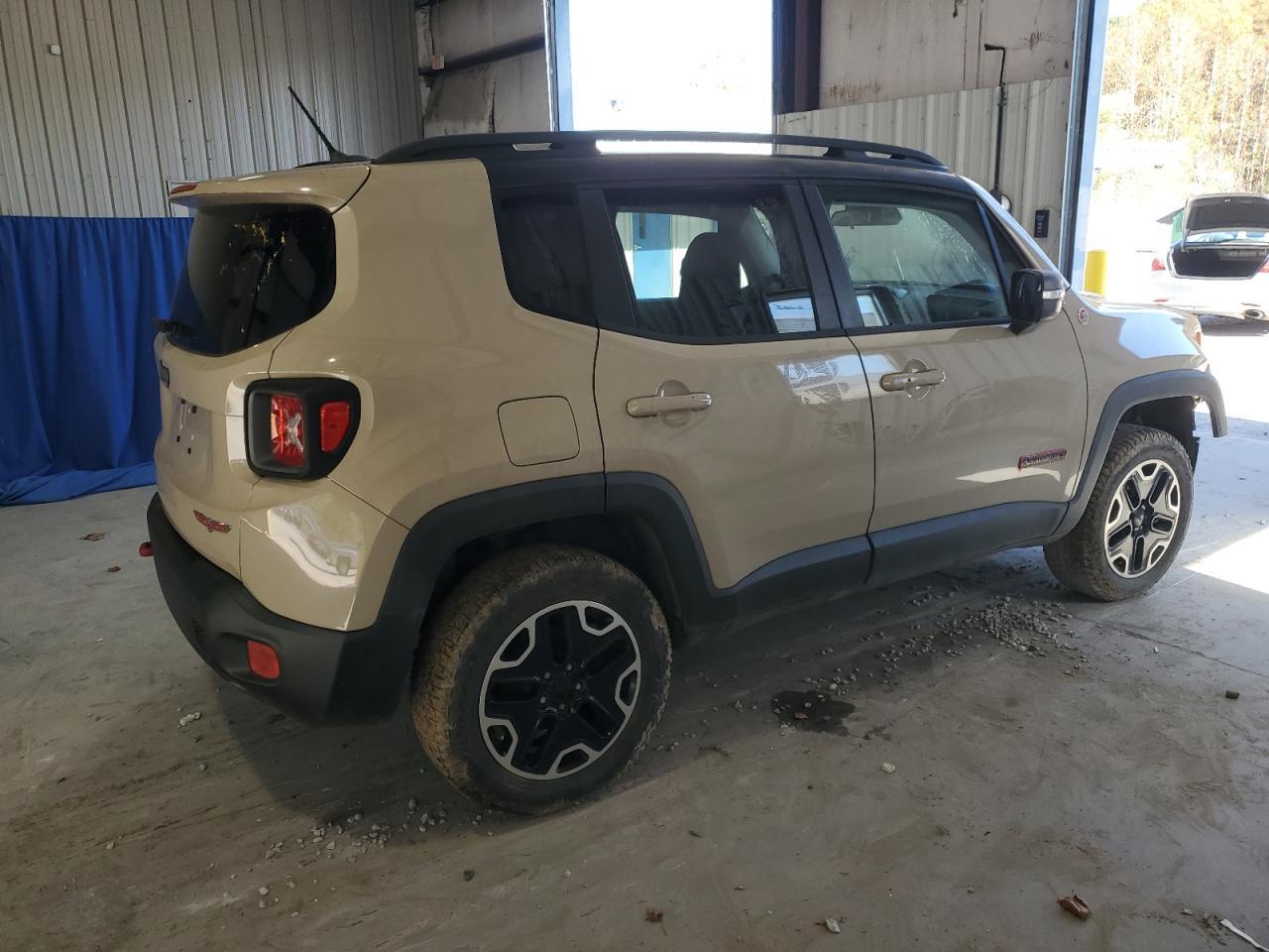 2016 Jeep Renegade Trailhawk - Фото 3