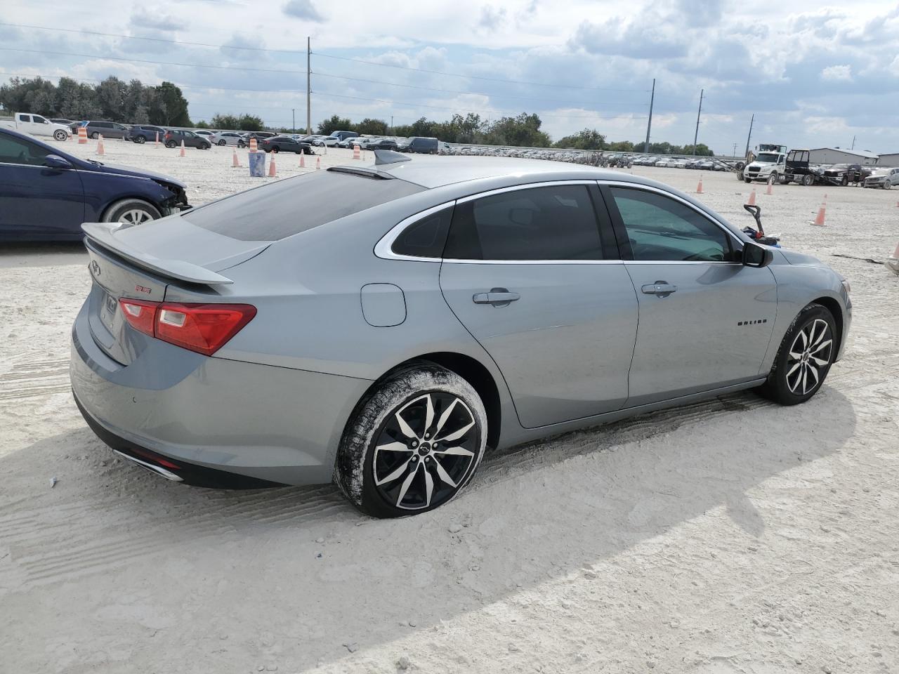 2025 Chevrolet Malibu Rs - Image 3