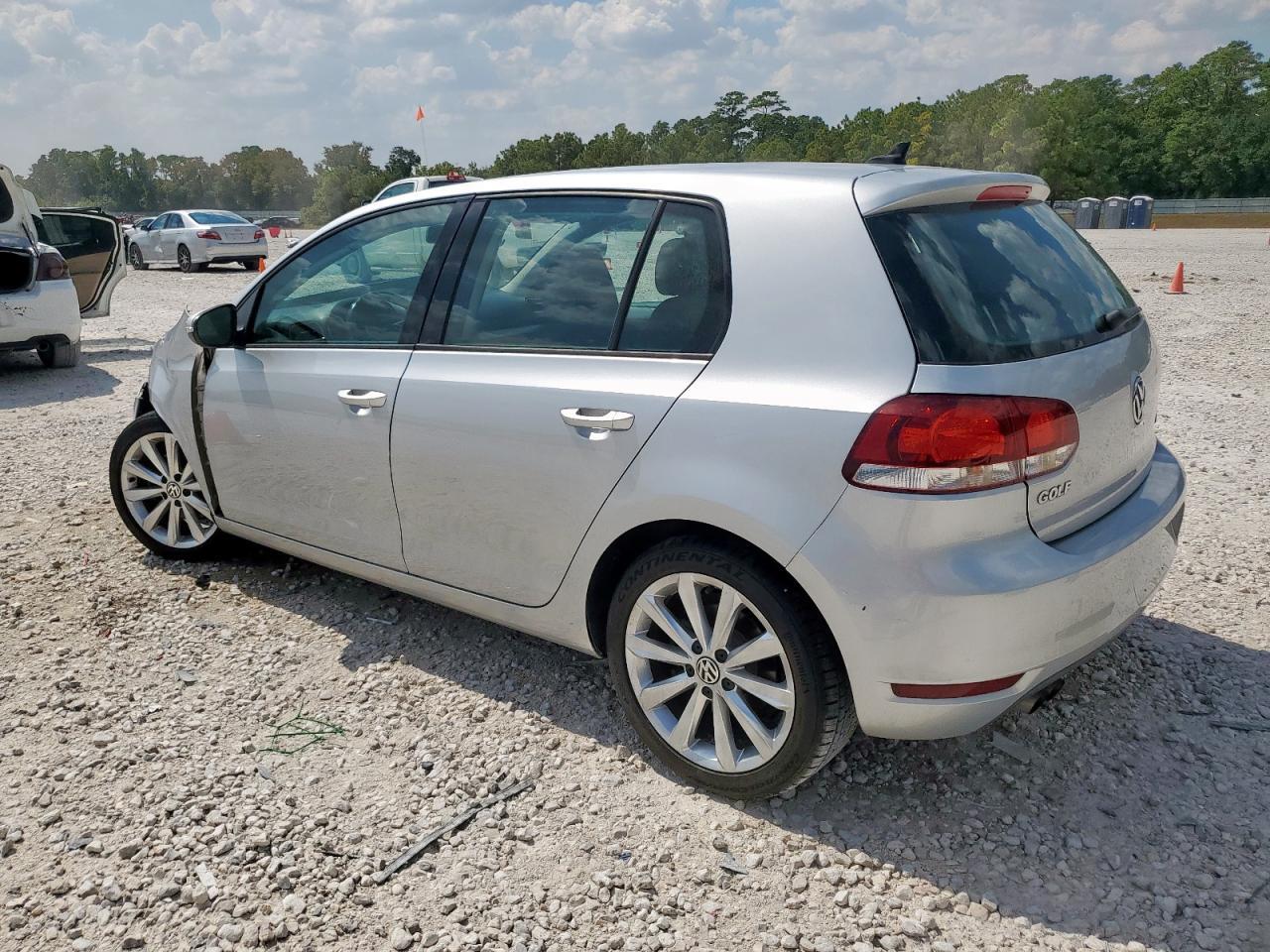 2012 Volkswagen Golf - Фото 2