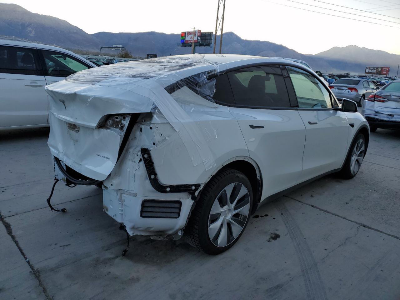 2021 Tesla Model Y - Фото 3