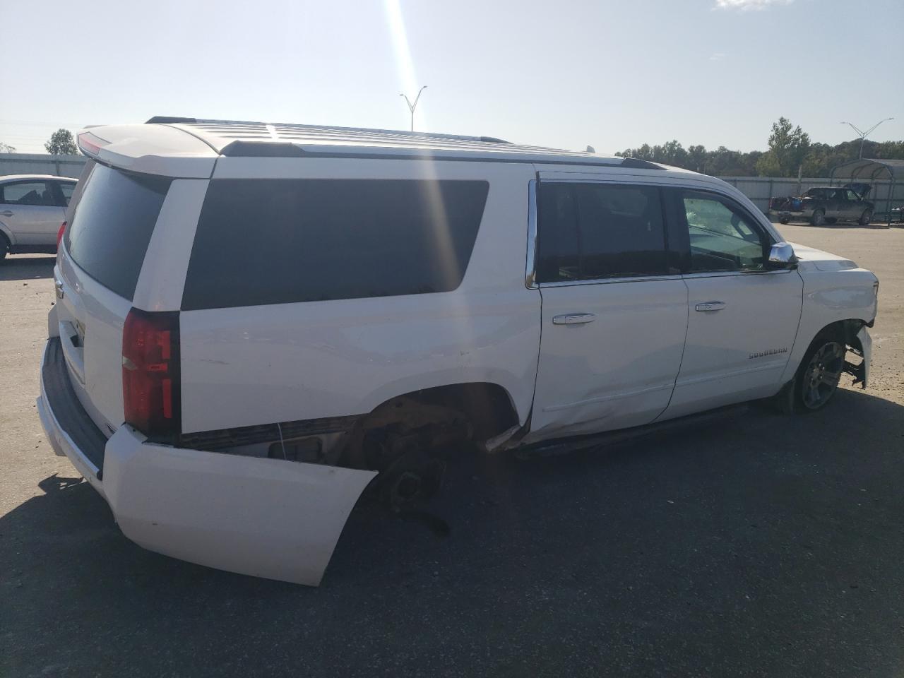 2017 Chevrolet Suburban K1500 Premier - Image 3