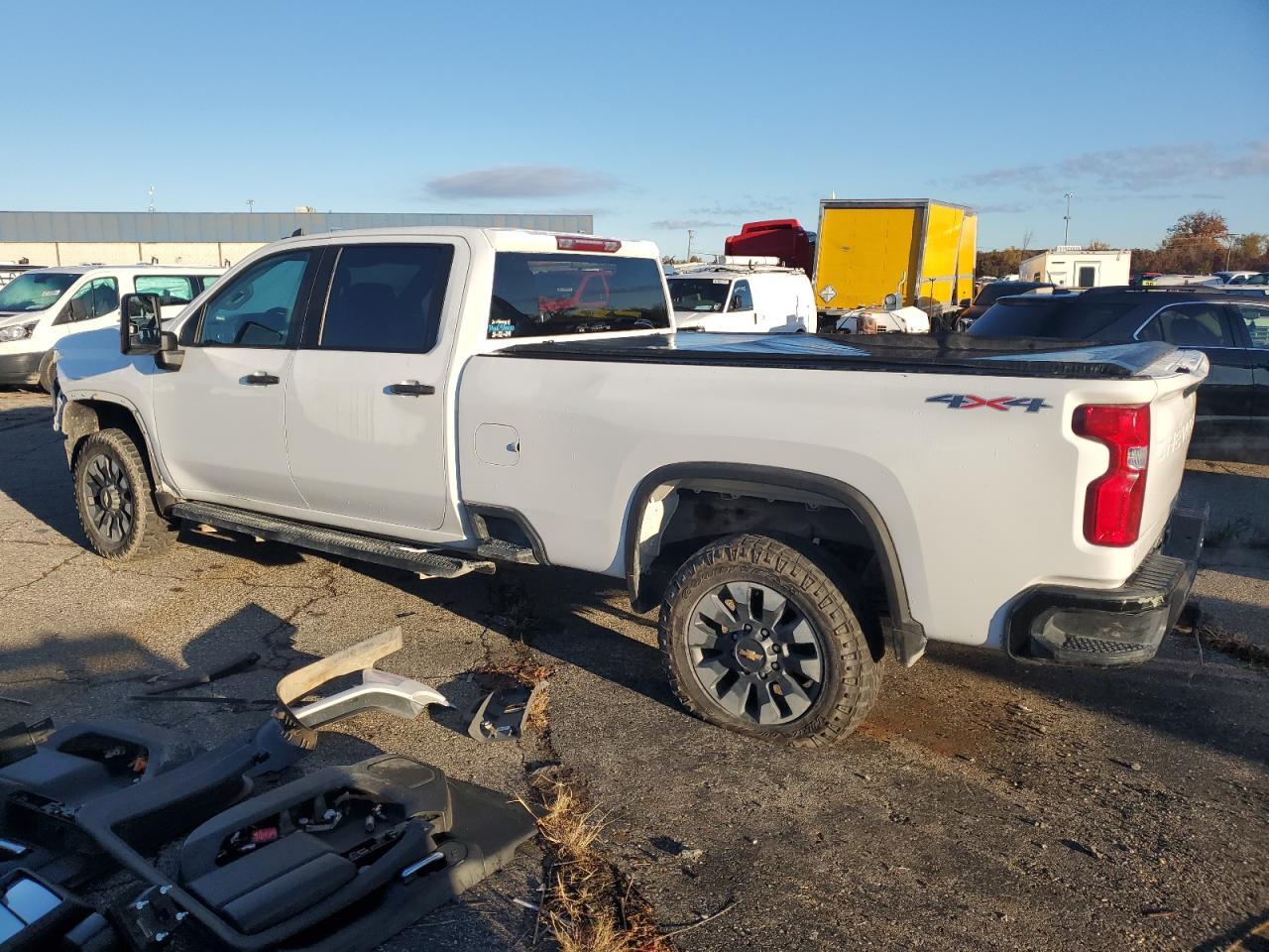2021 Chevrolet Silverado K2500 Custom - Фото 2