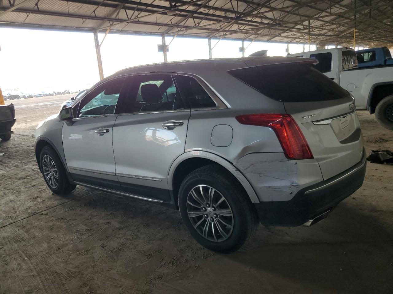 2017 Cadillac Xt5 Luxury - Фото 2